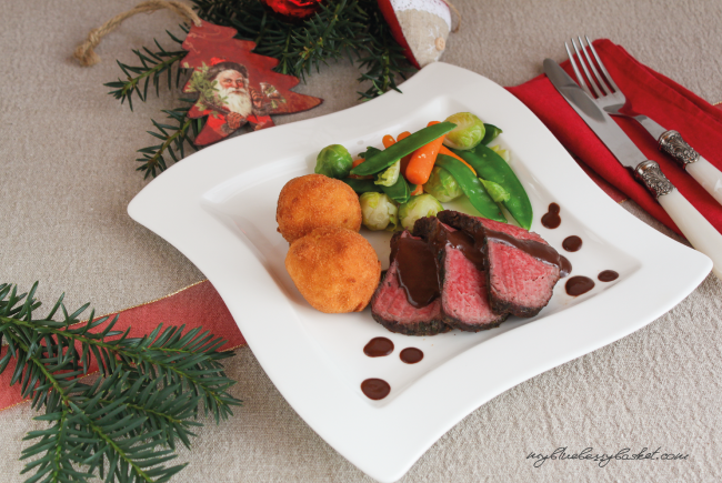 photo beef filet with chocolate gravy