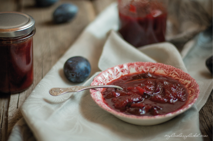 photo plum and pear chutney