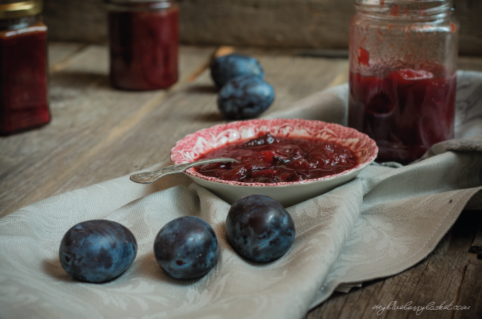 photo plum and pear chutney