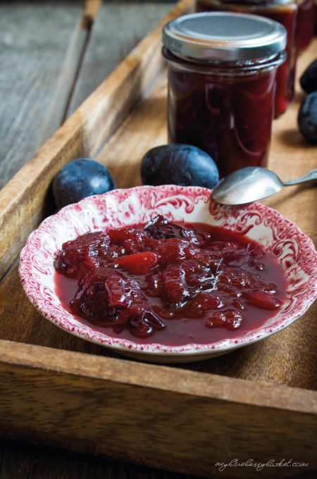 photo plum and pear chutney