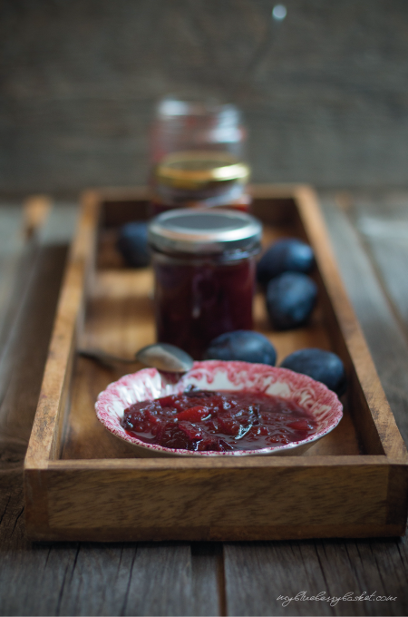 photo plum and pear chutney