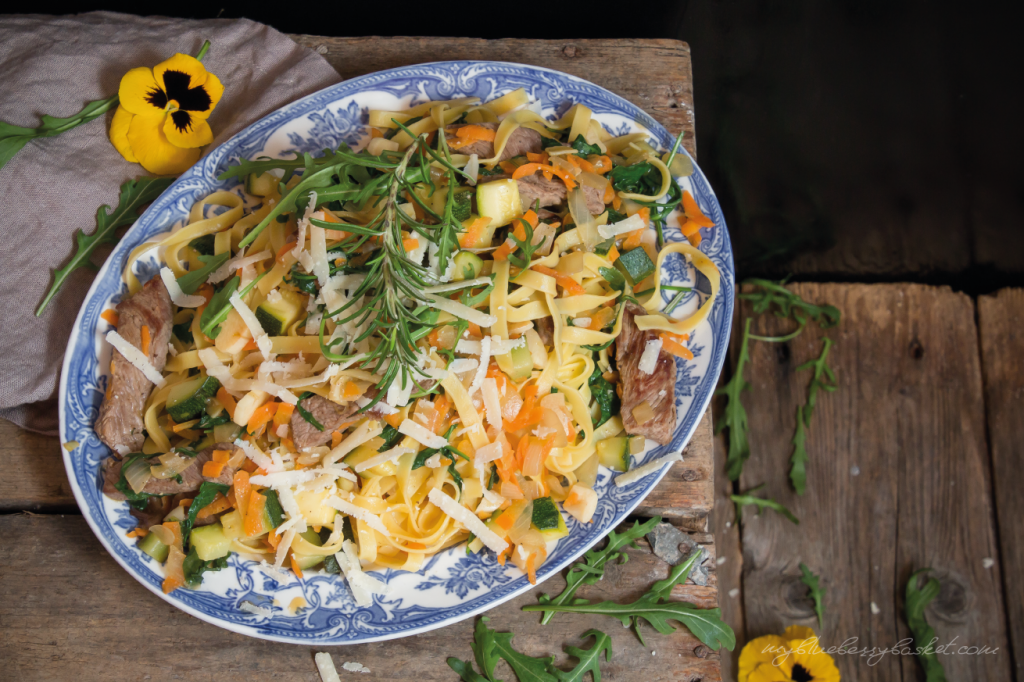 photo of Linguine with steak and arugula