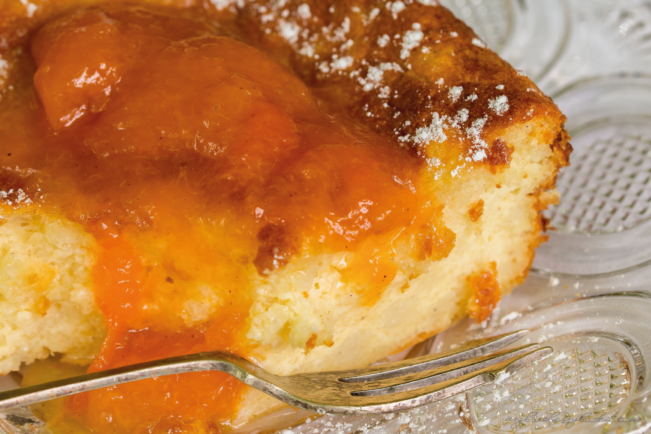 photo of curd cheese pudding with apricot preserve