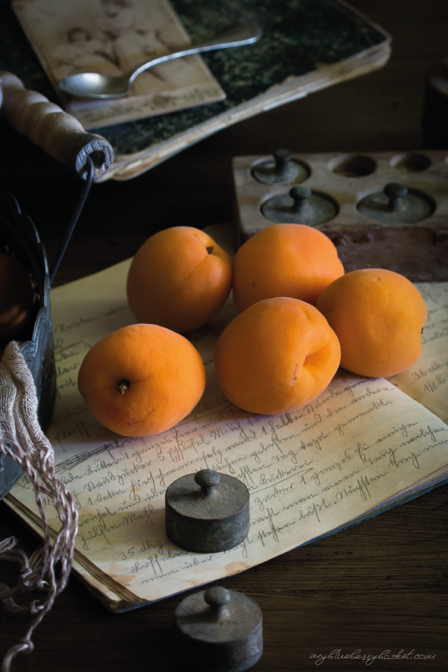 photo of apricots