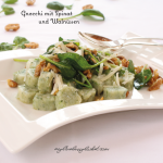 photo of gnocchi with spinach and walnuts