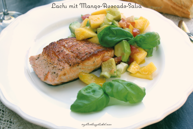 Foto von Lachsfilet mit Mango-Avocado-Salsa