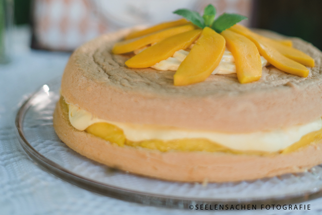 Foto Victoria Sponge Cake mit Mango-Curd